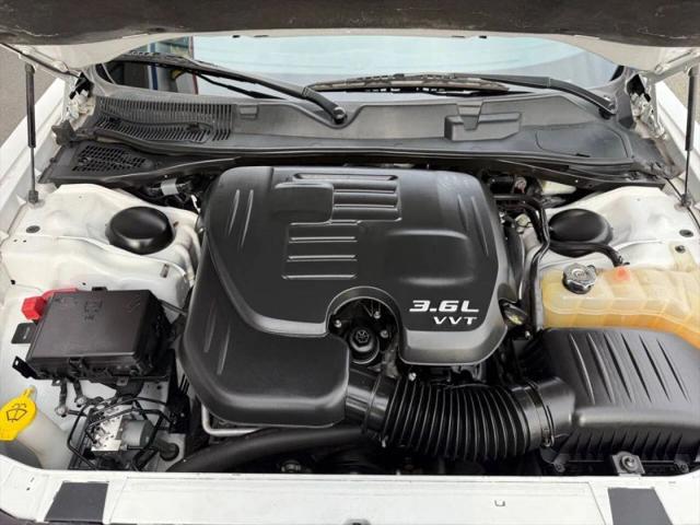 2017 Dodge Challenger SXT Plus