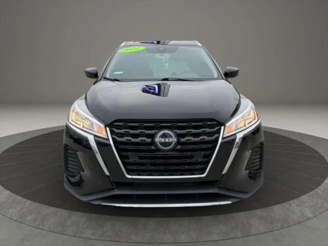 2022 Nissan Kicks SV Xtronic CVT