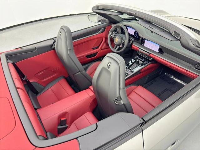 2025 Porsche 911 Carrera Cabriolet