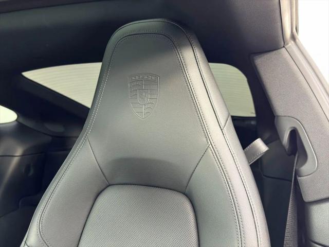 2025 Porsche 911 Carrera