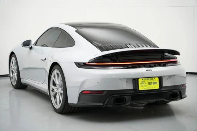 2025 Porsche 911 Carrera