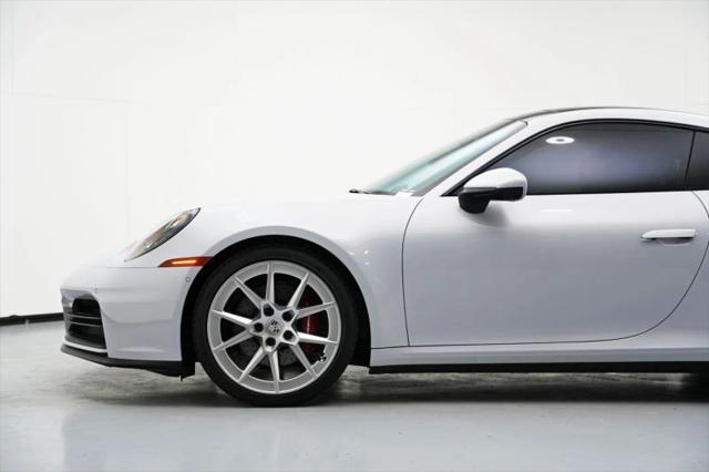 2025 Porsche 911 Carrera