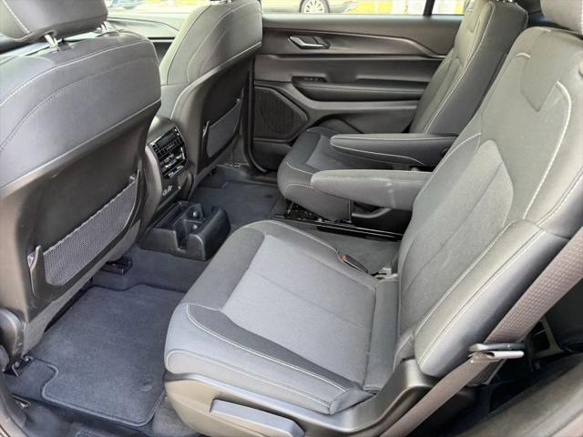 2025 Jeep Grand Cherokee L Laredo X 4x2