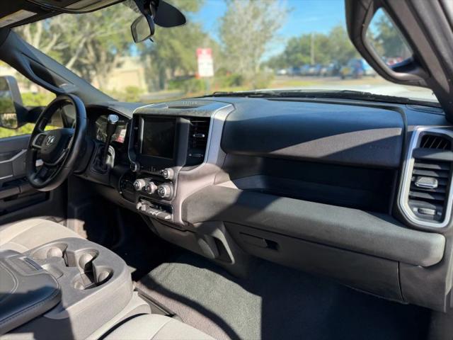 2022 Ram 3500 Big Horn Crew Cab 4x4 8' Box
