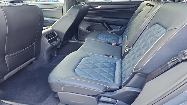 2026 Volkswagen Atlas Cross Sport SEL Premium R-Line