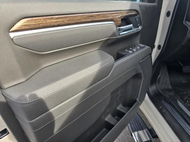 2026 GMC Sierra 2500HD Crew Cab, Standard Bed, SLE, 4WD