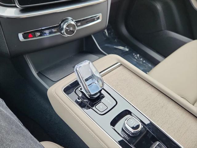 2026 Volvo XC90 Plug-In Hybrid Plus, T8 AWD, Electric/Gasoline, Bright, 7 Seats