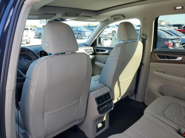 2026 Volkswagen Atlas SE with Technology