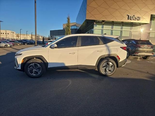 2026 Hyundai Tucson Hybrid Blue SE