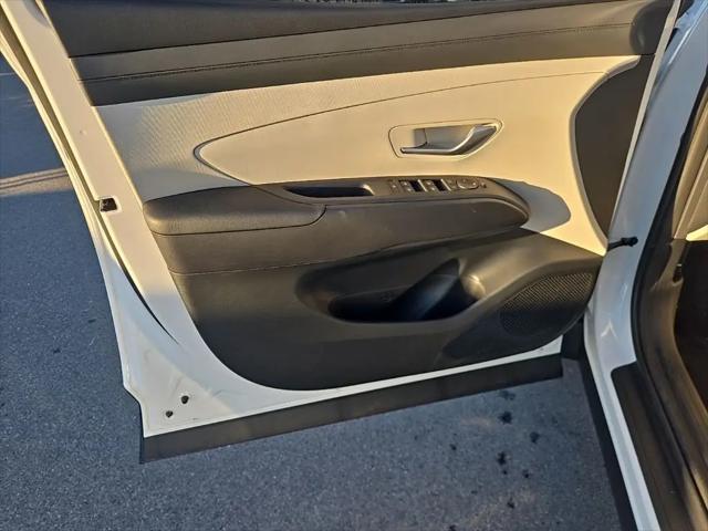 2026 Hyundai Tucson Hybrid Blue SE