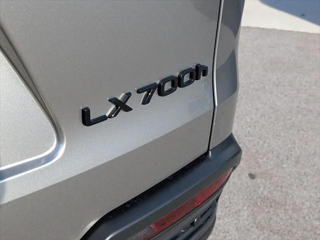 2025 Lexus LX Luxury