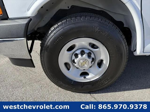2025 Chevrolet Express Cargo Van RWD 2500 Regular Wheelbase WT