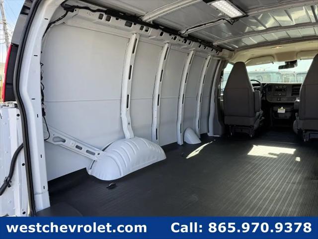 2025 Chevrolet Express Cargo Van RWD 2500 Regular Wheelbase WT