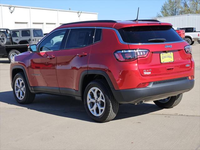2025 Jeep Compass COMPASS LATITUDE 4X4