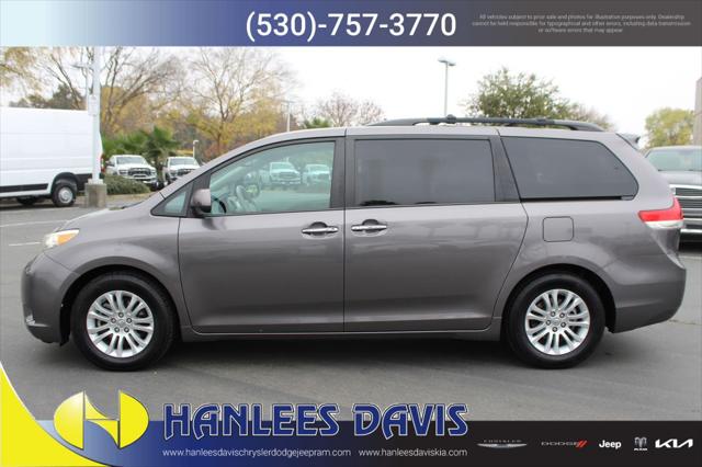 2014 Toyota Sienna XLE V6 8 Passenger