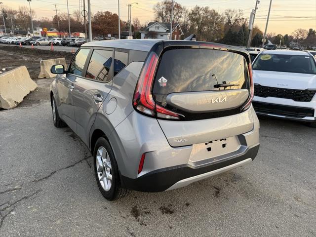 2023 Kia Soul S 2023 Kia Soul S