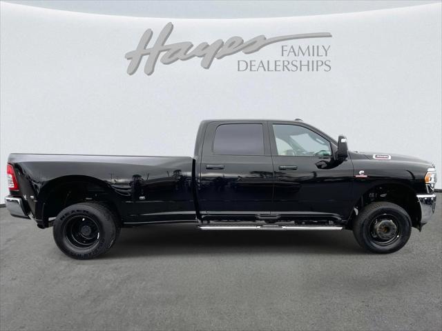2024 RAM 3500 Tradesman Crew Cab 4x4 8 Box