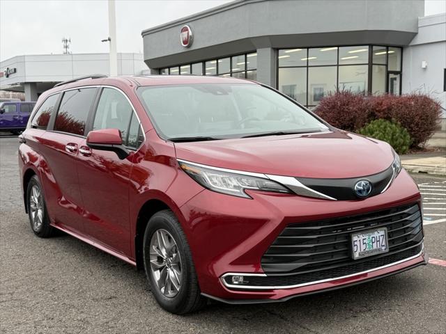 2023 Toyota Sienna XLE 2023 Toyota Sienna XLE