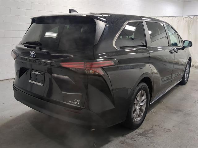 2021 Toyota Sienna LE