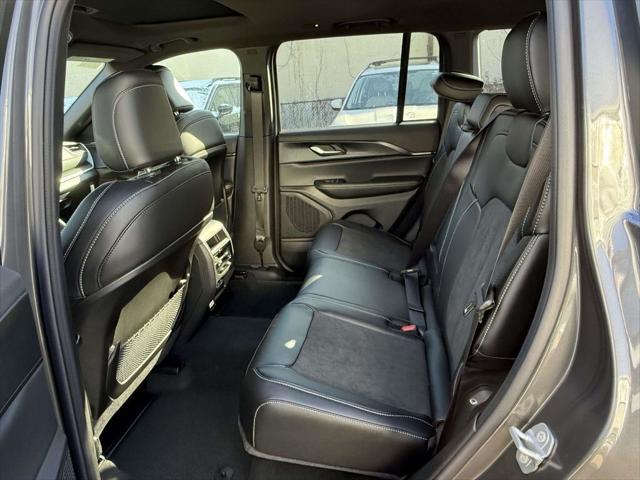 2025 Jeep Grand Cherokee Altitude X 4x4