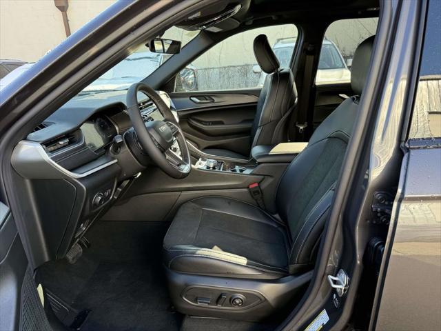 2025 Jeep Grand Cherokee Altitude X 4x4