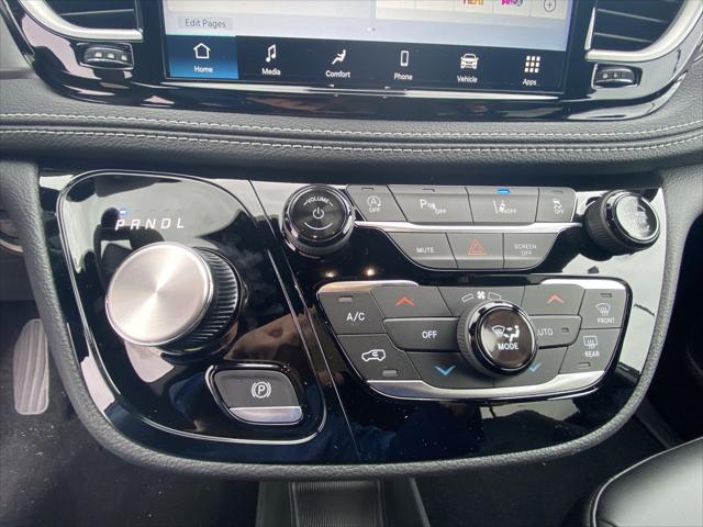 2026 Chrysler Pacifica Select AWD