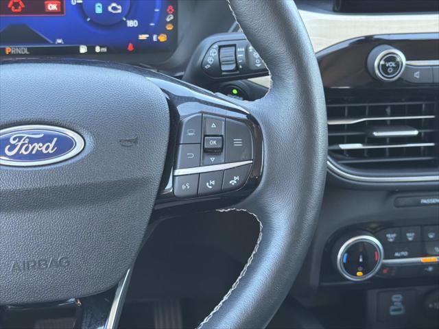 2022 Ford Escape Titanium Hybrid