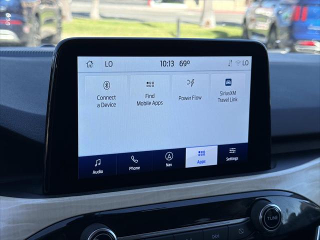 2022 Ford Escape Titanium Hybrid