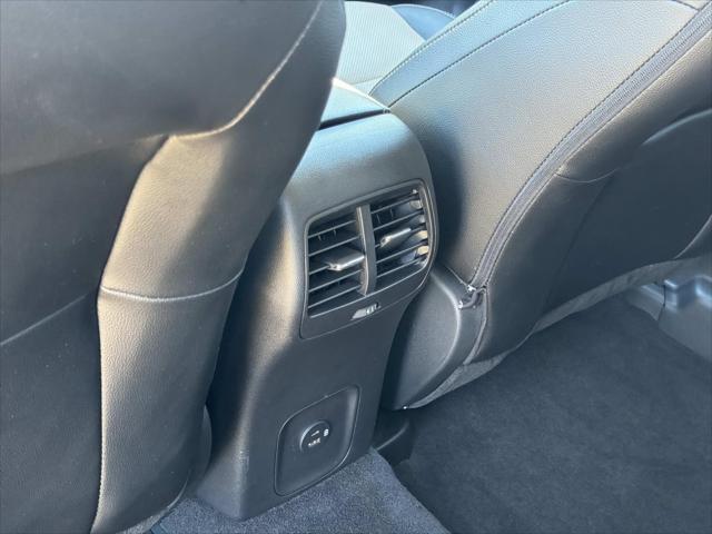 2022 Ford Escape Titanium Hybrid