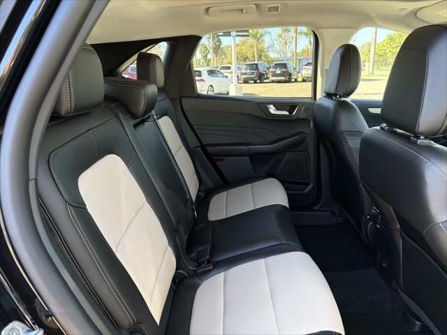 2022 Ford Escape Titanium Hybrid