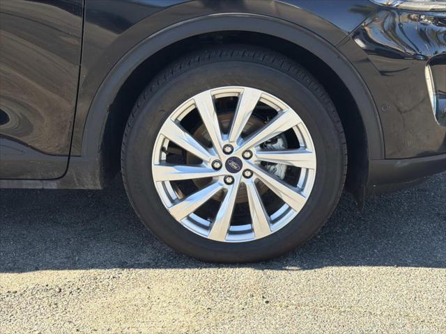 2022 Ford Escape Titanium Hybrid