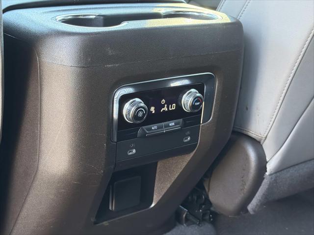 2023 GMC Yukon XL 4WD SLT