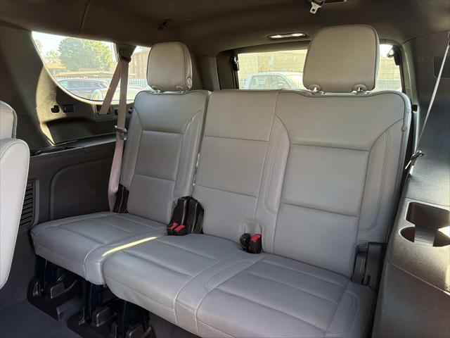 2023 GMC Yukon XL 4WD SLT