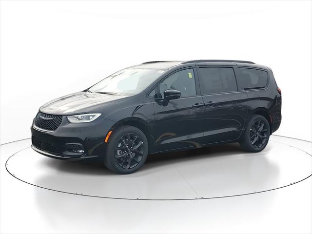 2026 Chrysler Pacifica Select AWD