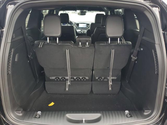 2026 Chrysler Pacifica Select AWD