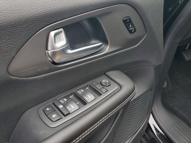 2026 Chrysler Pacifica Select AWD