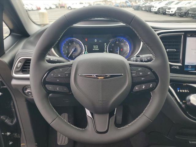 2026 Chrysler Pacifica Select AWD