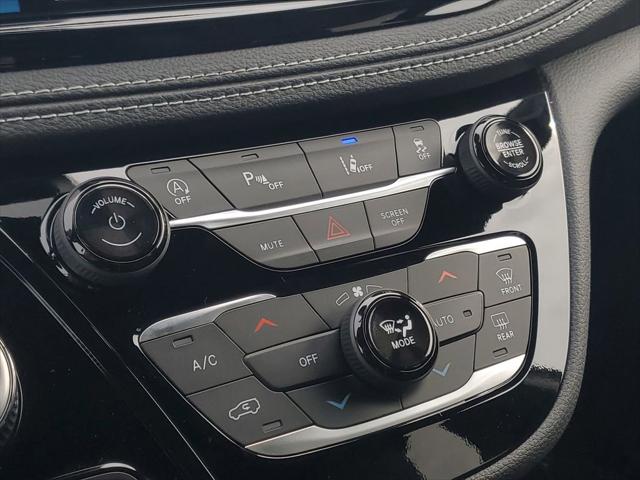 2026 Chrysler Pacifica Select AWD