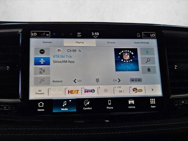 2026 Chrysler Pacifica Select