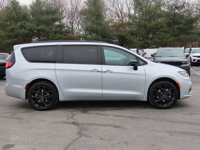 2026 Chrysler Pacifica PACIFICA SELECT AWD
