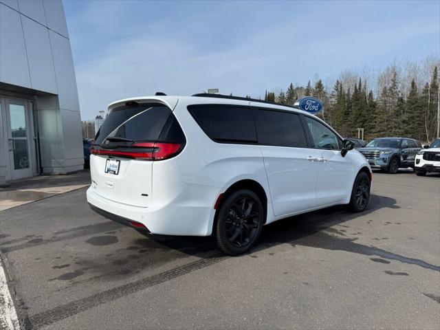 2026 Chrysler Pacifica PACIFICA SELECT AWD