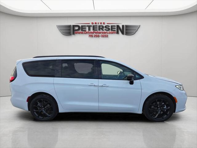 2026 Chrysler Pacifica PACIFICA LIMITED AWD