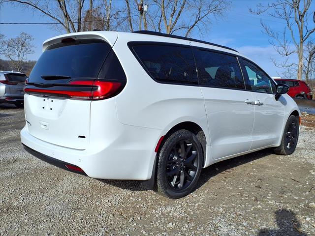 2026 Chrysler Pacifica PACIFICA SELECT AWD