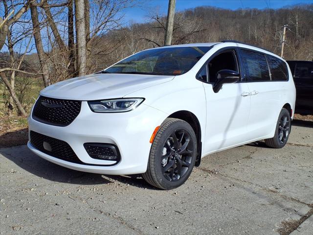 2026 Chrysler Pacifica PACIFICA SELECT AWD