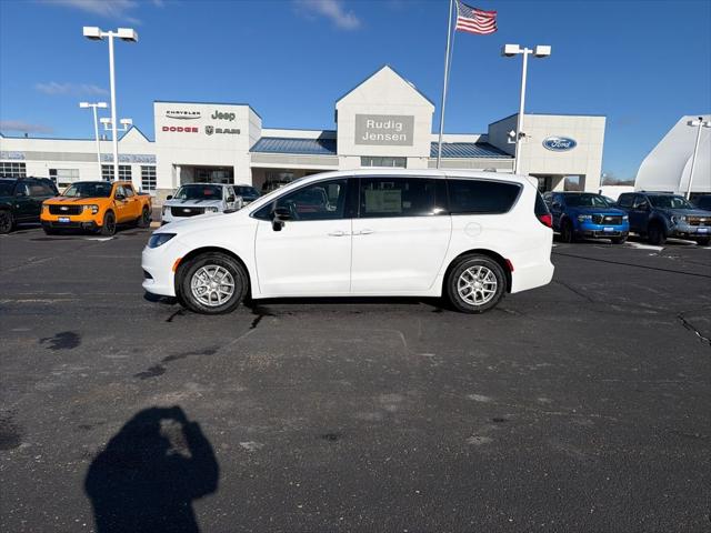 2026 Chrysler Voyager VOYAGER LX