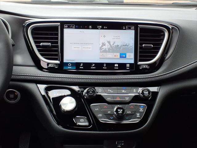 2026 Chrysler Pacifica Select AWD