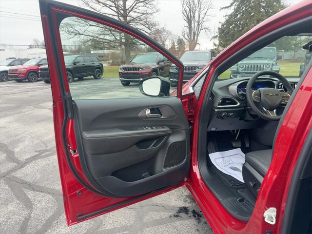 2026 Chrysler Voyager VOYAGER LX