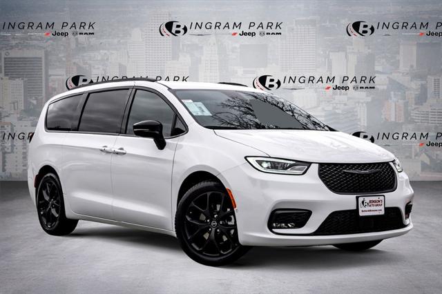 2026 Chrysler Pacifica PACIFICA SELECT