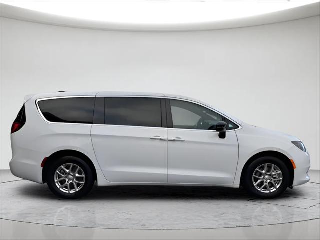 2026 Chrysler Voyager VOYAGER LX