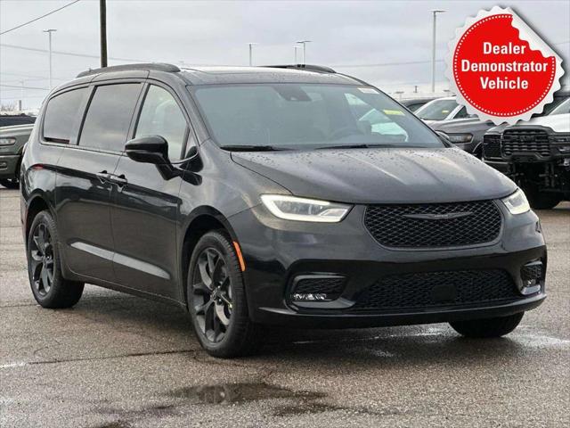 2026 Chrysler Pacifica PACIFICA LIMITED AWD